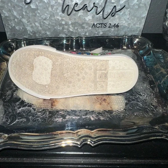 Size 13 Boys Supermario shoes Gently Used - Picture 6 of 7